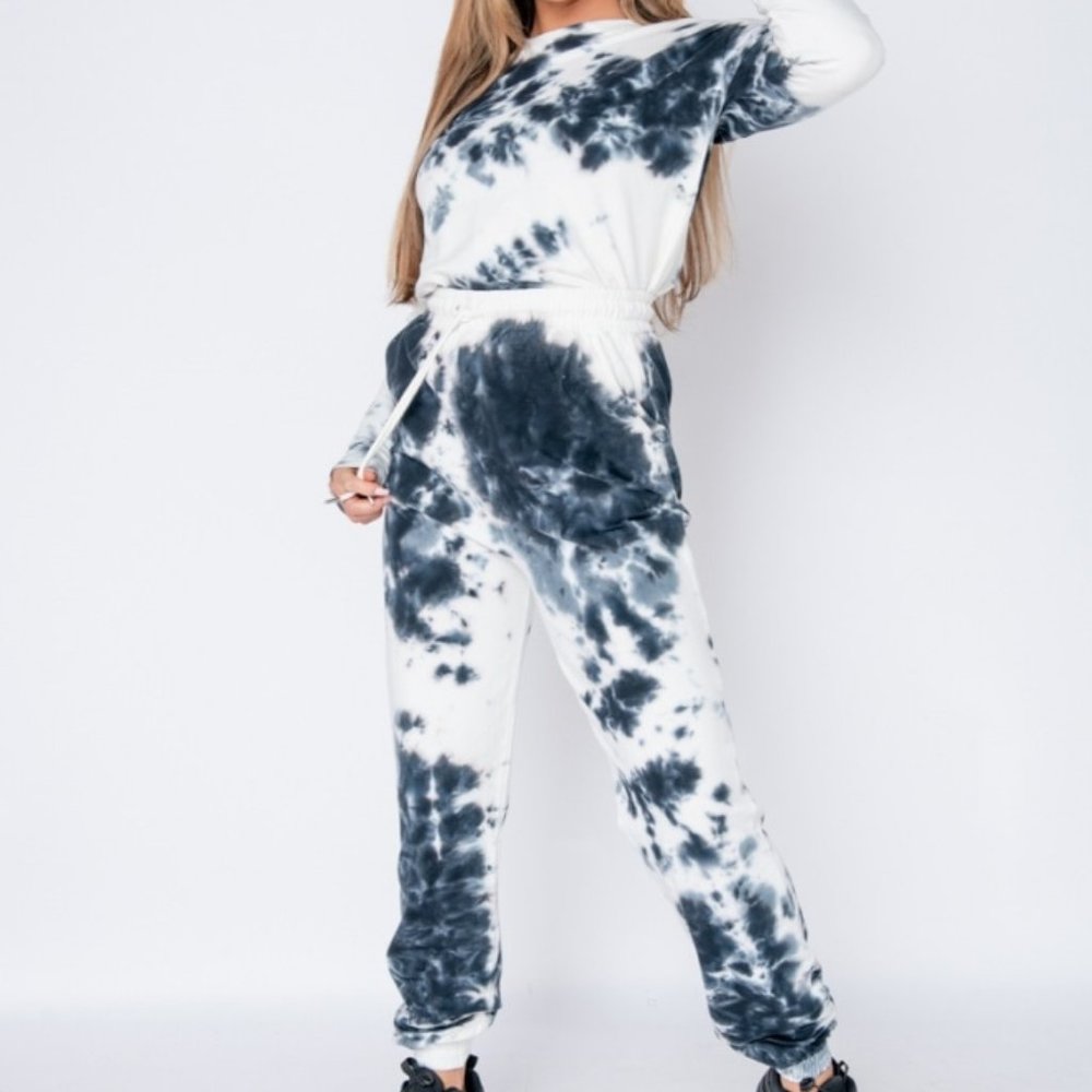 NWT Black Tie Dye Sweatshirt & Jogger Lounge Set - Picture 2 of 7
